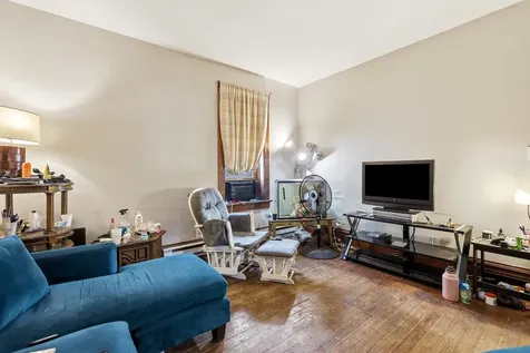2515 Central Dubuque IA 52001