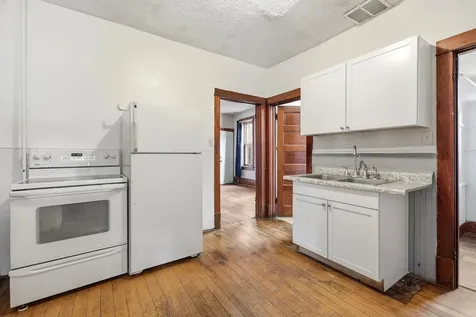 2515 Central Dubuque IA 52001