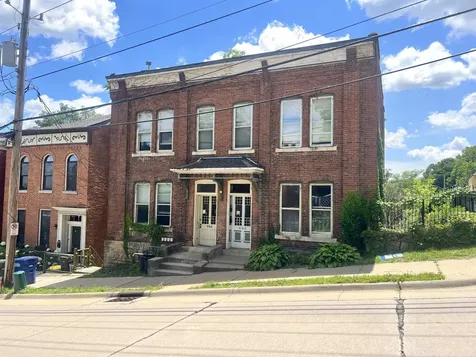 464 W 3rd Dubuque IA 52001