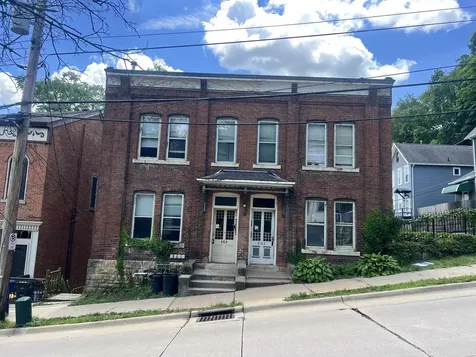 464 W 3rd Dubuque IA 52001