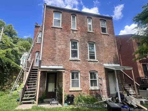 464 W 3rd Dubuque IA 52001
