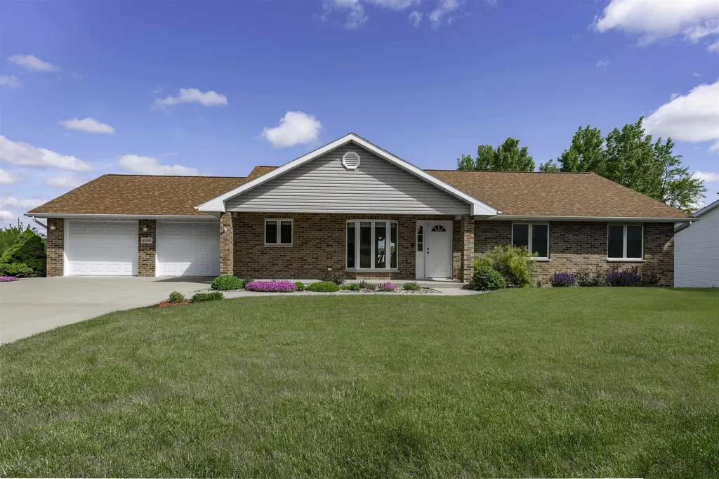 6109 Willow Brook Dubuque IA 52002