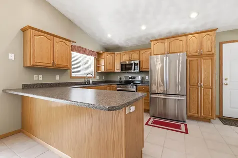 6109 Willow Brook Dubuque IA 52002