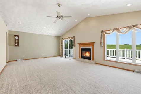 6109 Willow Brook Dubuque IA 52002