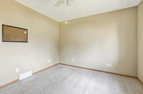 6109 Willow Brook Dubuque IA 52002