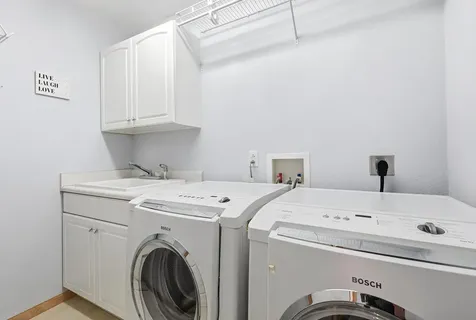 6109 Willow Brook Dubuque IA 52002
