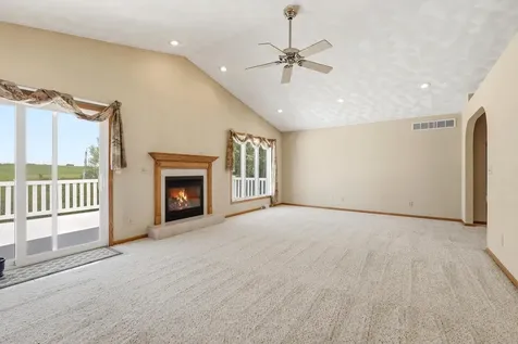 6109 Willow Brook Dubuque IA 52002