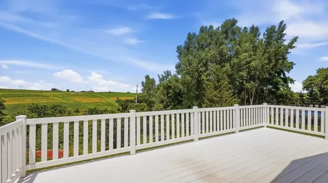 6109 Willow Brook Dubuque IA 52002