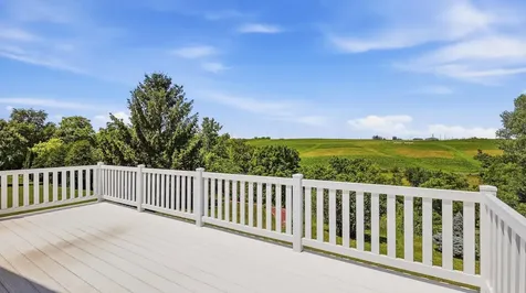 6109 Willow Brook Dubuque IA 52002