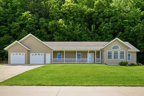 226 N Bluff Street Guttenberg IA 52052