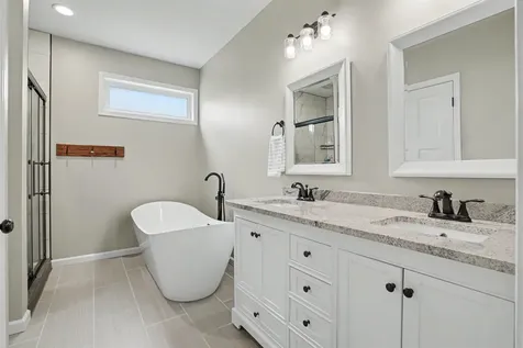 14047 Pebble Beach Dubuque IA 52002