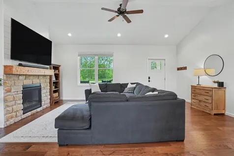 14047 Pebble Beach Dubuque IA 52002