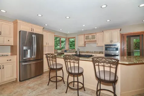 16644 Forest Gate Dubuque IA 52001