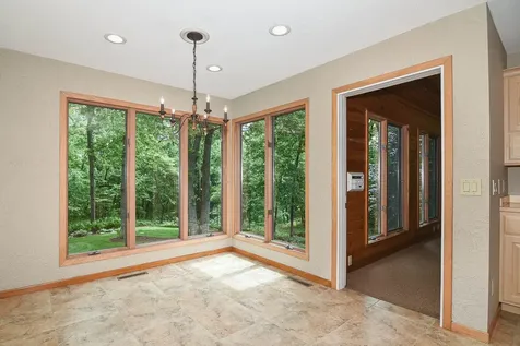 16644 Forest Gate Dubuque IA 52001