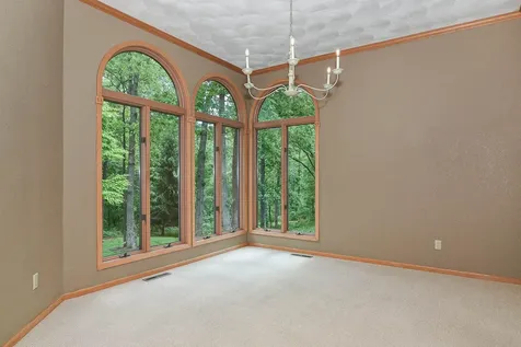 16644 Forest Gate Dubuque IA 52001