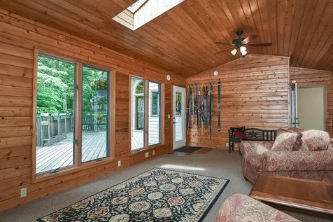 16644 Forest Gate Dubuque IA 52001
