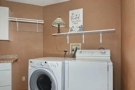 16644 Forest Gate Dubuque IA 52001