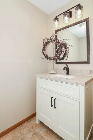 16644 Forest Gate Dubuque IA 52001
