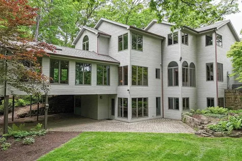 16644 Forest Gate Dubuque IA 52001