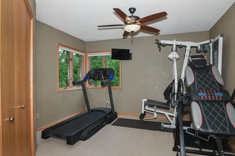 16644 Forest Gate Dubuque IA 52001