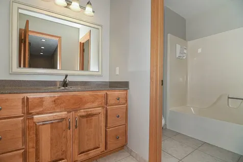 16644 Forest Gate Dubuque IA 52001