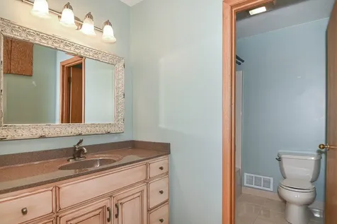 16644 Forest Gate Dubuque IA 52001