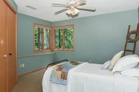 16644 Forest Gate Dubuque IA 52001