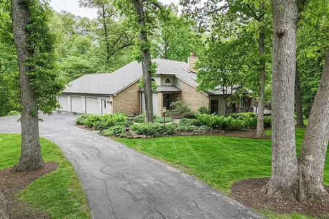 16644 Forest Gate Dubuque IA 52001