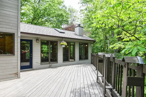 16644 Forest Gate Dubuque IA 52001