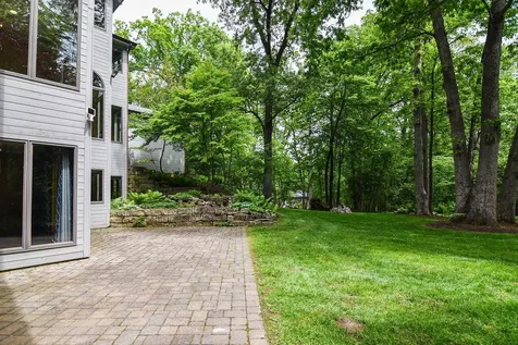 16644 Forest Gate Dubuque IA 52001