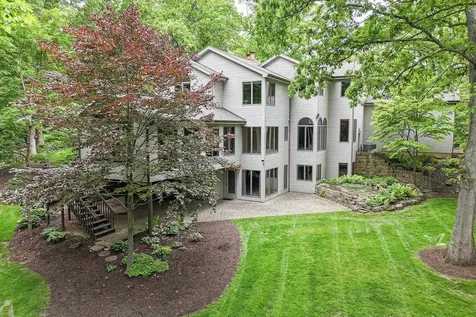 16644 Forest Gate Dubuque IA 52001