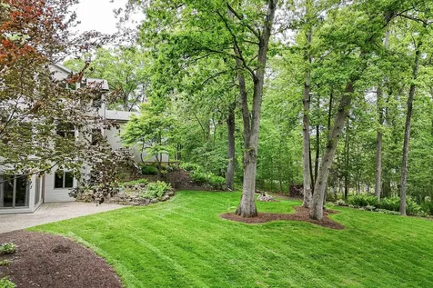 16644 Forest Gate Dubuque IA 52001