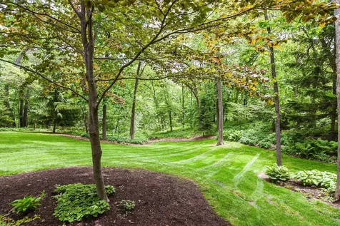 16644 Forest Gate Dubuque IA 52001
