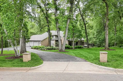 16644 Forest Gate Dubuque IA 52001