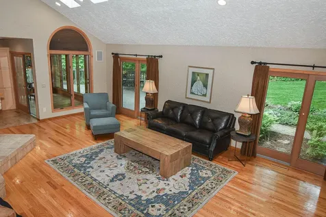 16644 Forest Gate Dubuque IA 52001