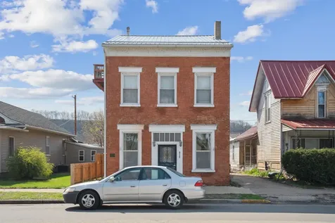 618 S River Park Guttenberg IA 52052