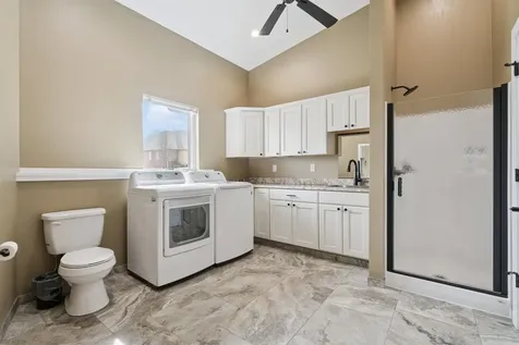 1735 Creek Wood Dubuque IA 52003