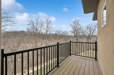 1735 Creek Wood Dubuque IA 52003