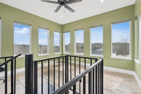 1735 Creek Wood Dubuque IA 52003