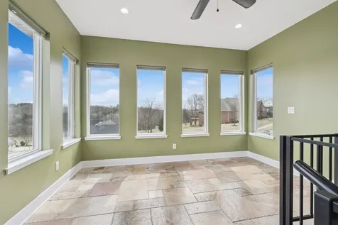 1735 Creek Wood Dubuque IA 52003