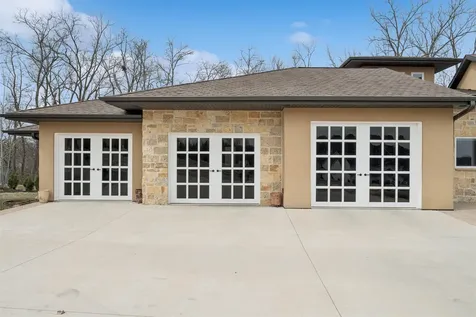 1735 Creek Wood Dubuque IA 52003
