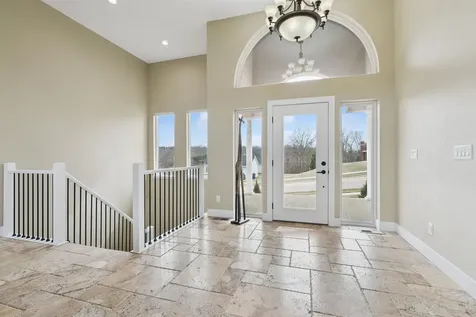 1735 Creek Wood Dubuque IA 52003