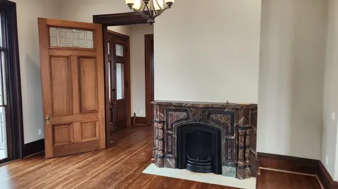 890 W 3rd Dubuque IA 52001
