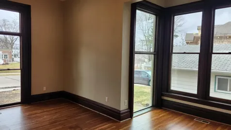 890 W 3rd Dubuque IA 52001