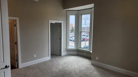 890 W 3rd Dubuque IA 52001