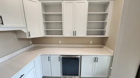 890 W 3rd Dubuque IA 52001