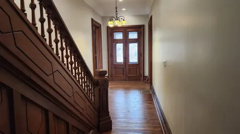 890 W 3rd Dubuque IA 52001