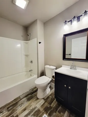 2412 White Dubuque IA 52001