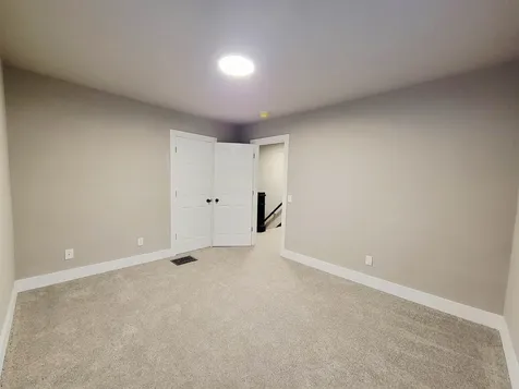 2412 White Dubuque IA 52001