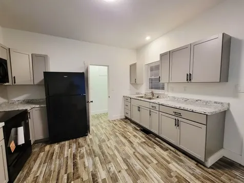 2412 White Dubuque IA 52001